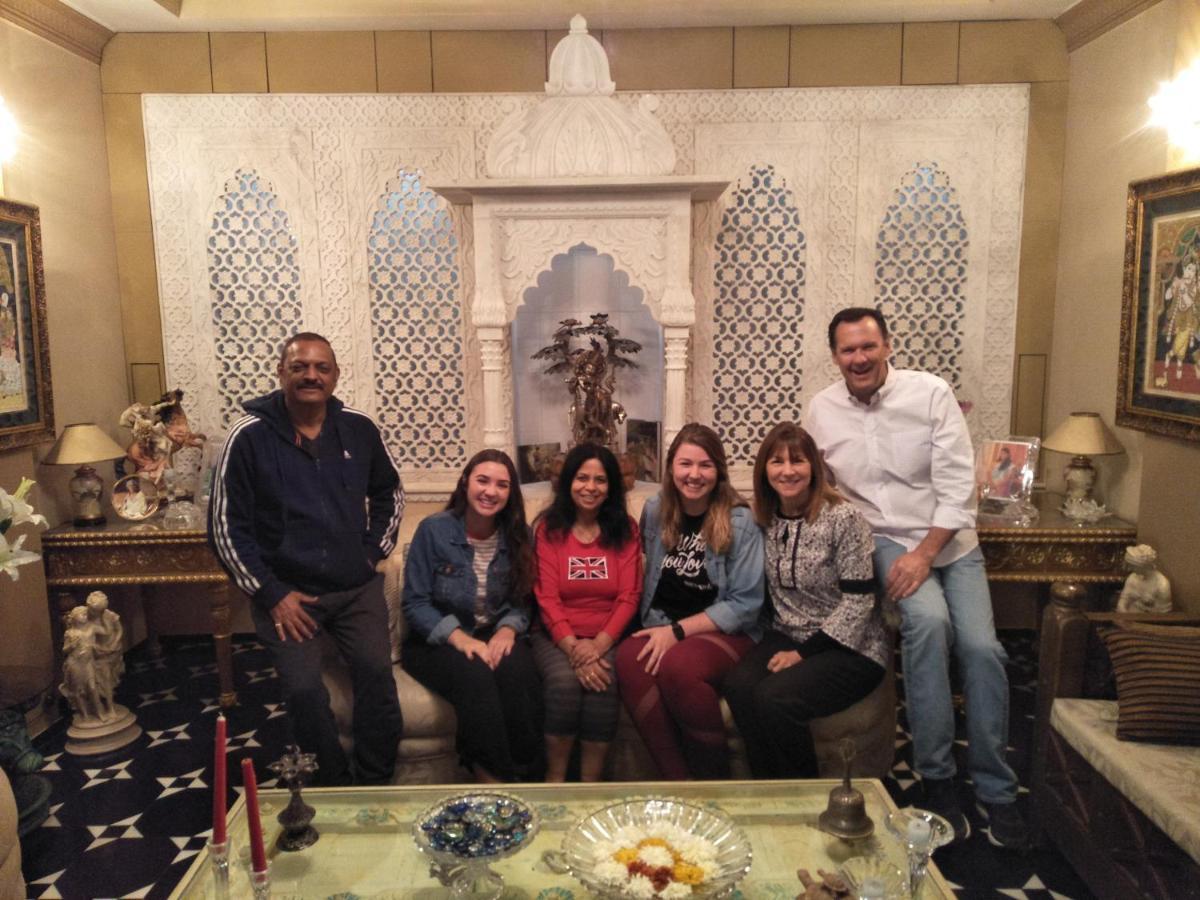 Aura Homestay Royal Villa جايبور المظهر الخارجي الصورة